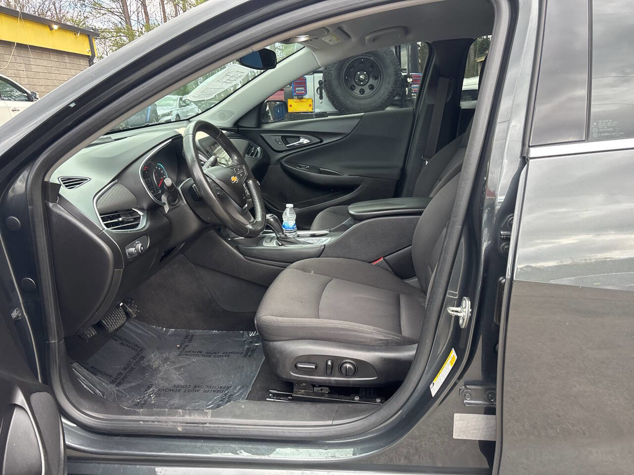 Used 2018 Chevrolet Malibu LT image 9