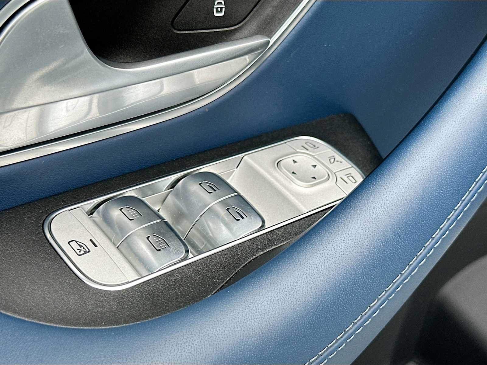 Used 2025 Mercedes-Benz Maybach GLS 600 4MATIC image 18