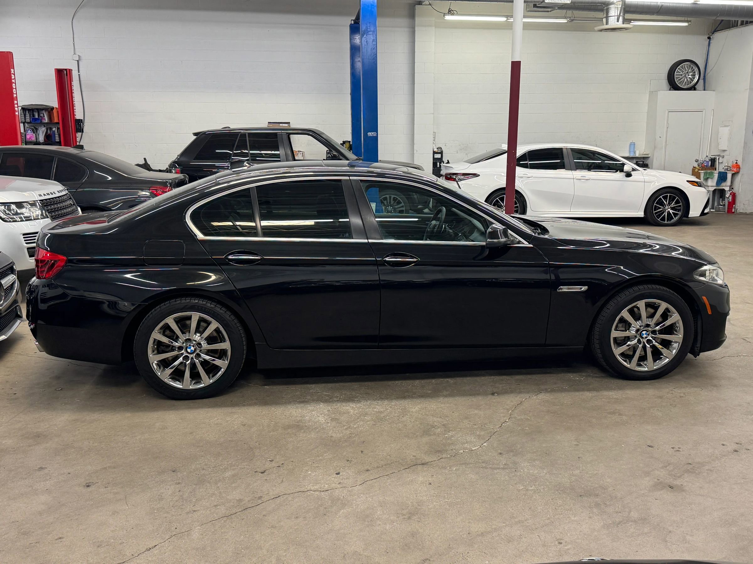 Used 2014 BMW 550i 550i Sedan 4D RWD image 7