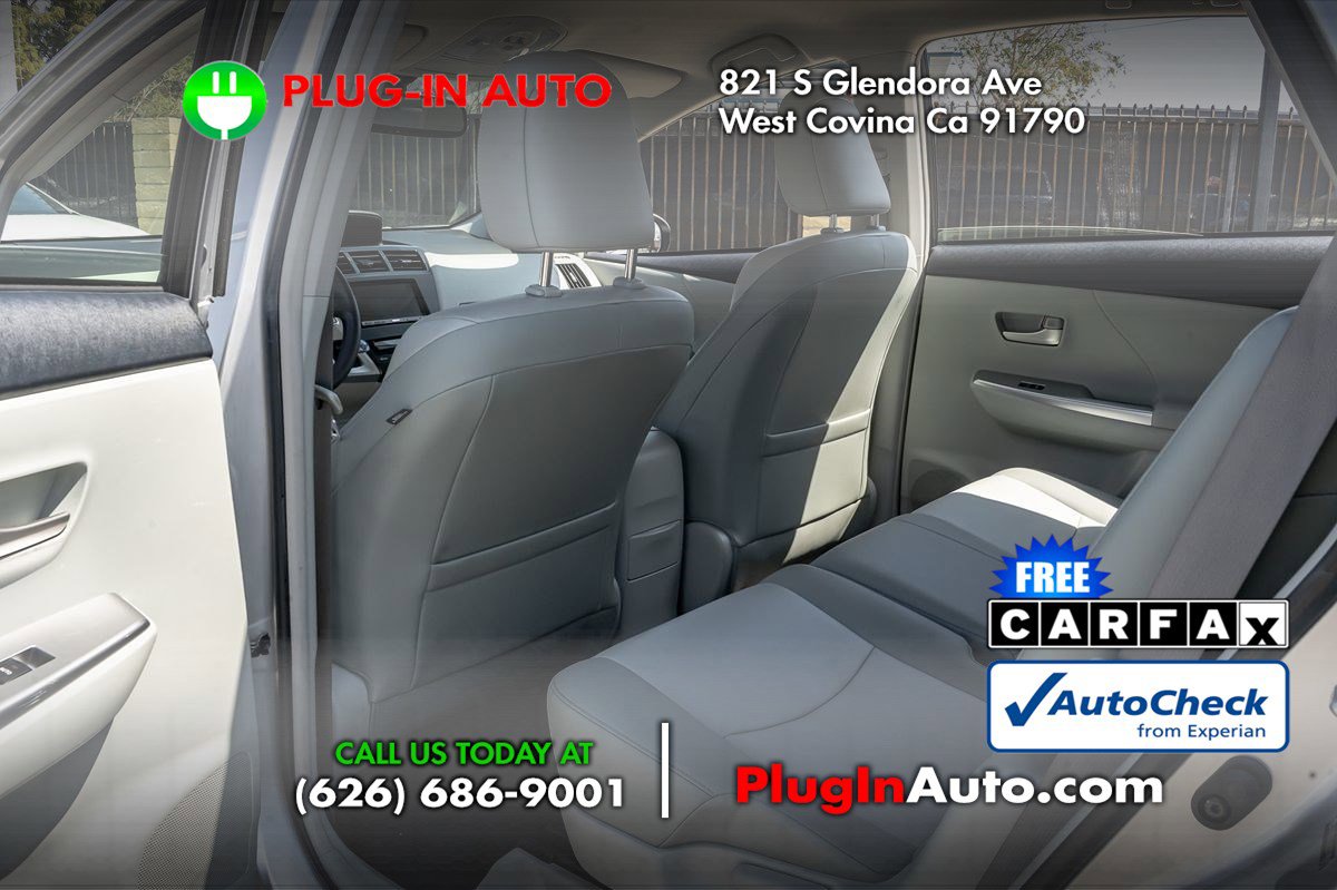 Used 2012 Toyota Prius V Five image 9