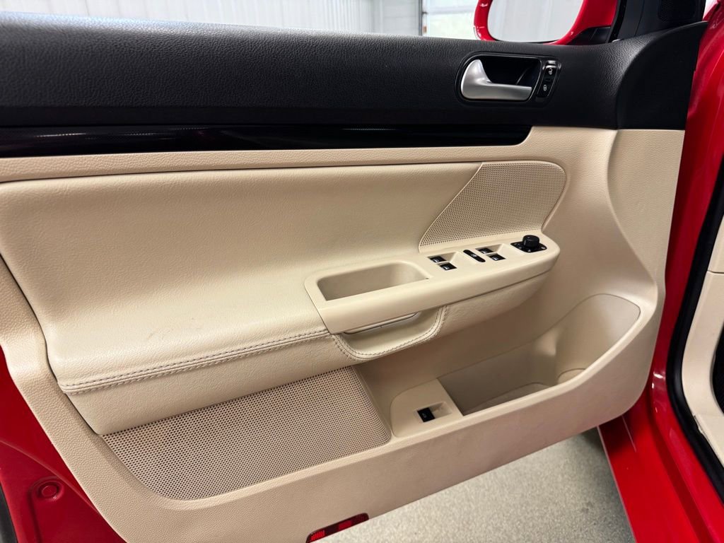 Used 2013 Volkswagen Jetta TDI image 8