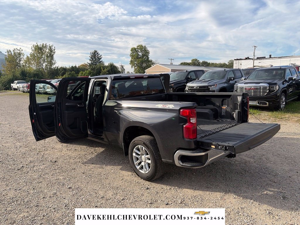 Used 2022 Chevrolet Silverado 1500 LT AWD/4WD image 27