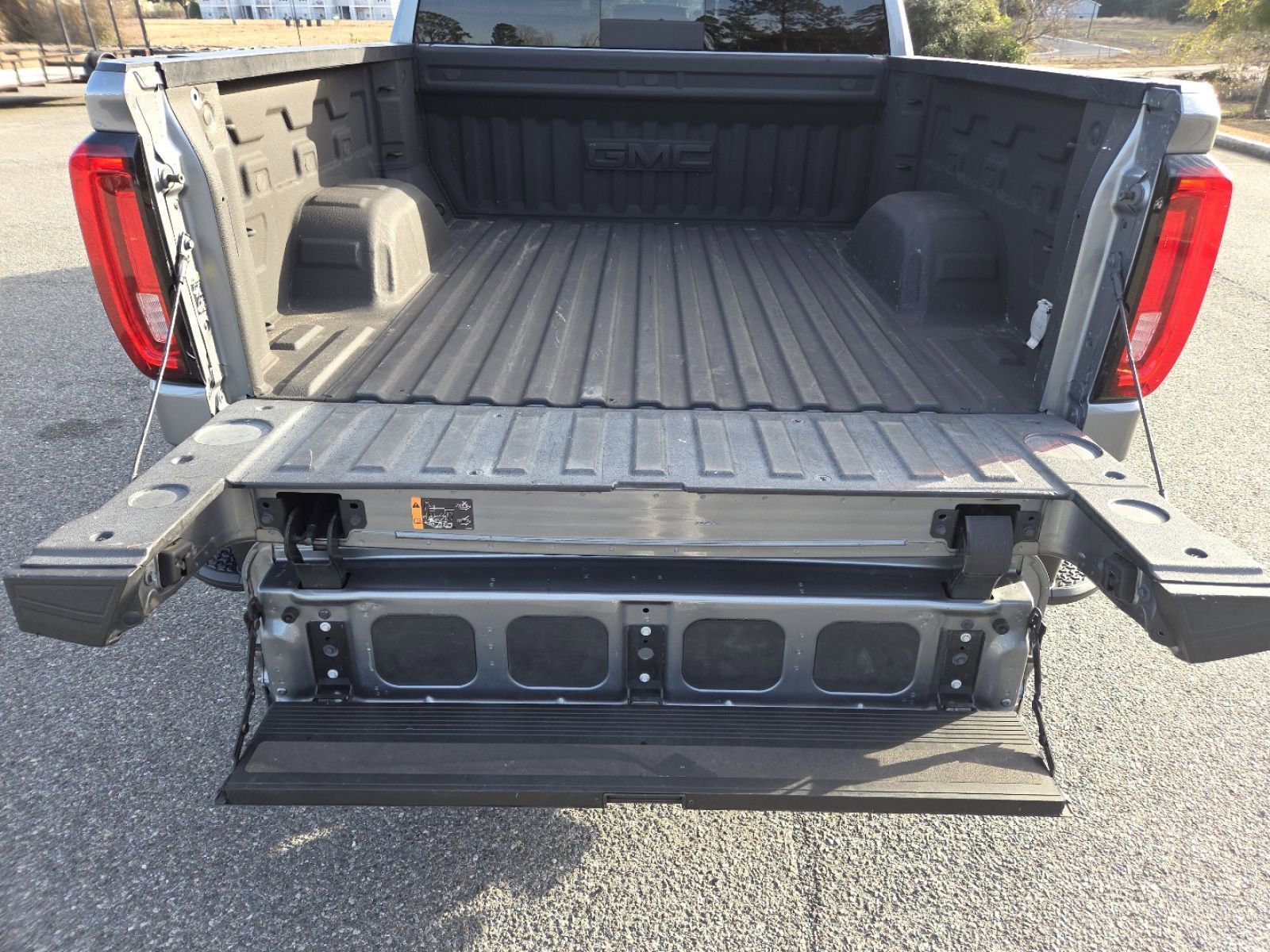 Used 2020 GMC Sierra 1500 SLT w/ SLT Premium Plus Package image 24