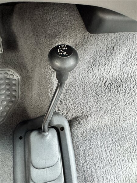 Used 1999 Ford F250 XLT AWD/4WD image 17