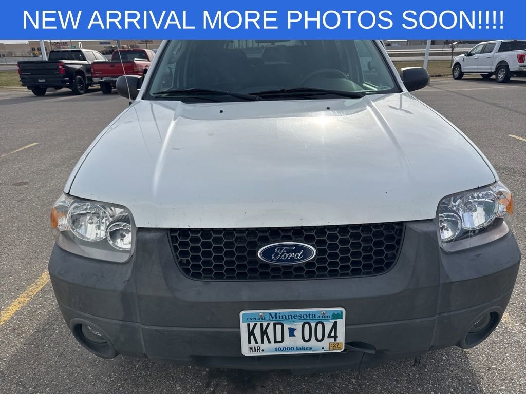 Used 2005 Ford Escape XLT AWD/4WD image 2