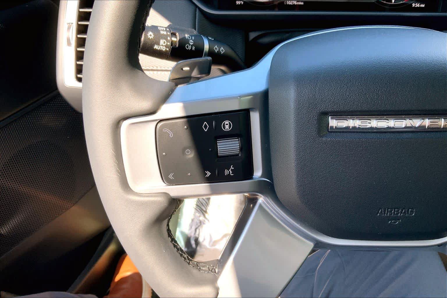 Used 2025 Land Rover Discovery Dynamic SE AWD/4WD image 22
