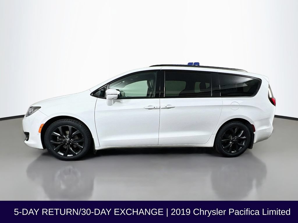 Used 2019 Chrysler Pacifica Limited w/ Advanced Safetytec Group FWD image 5