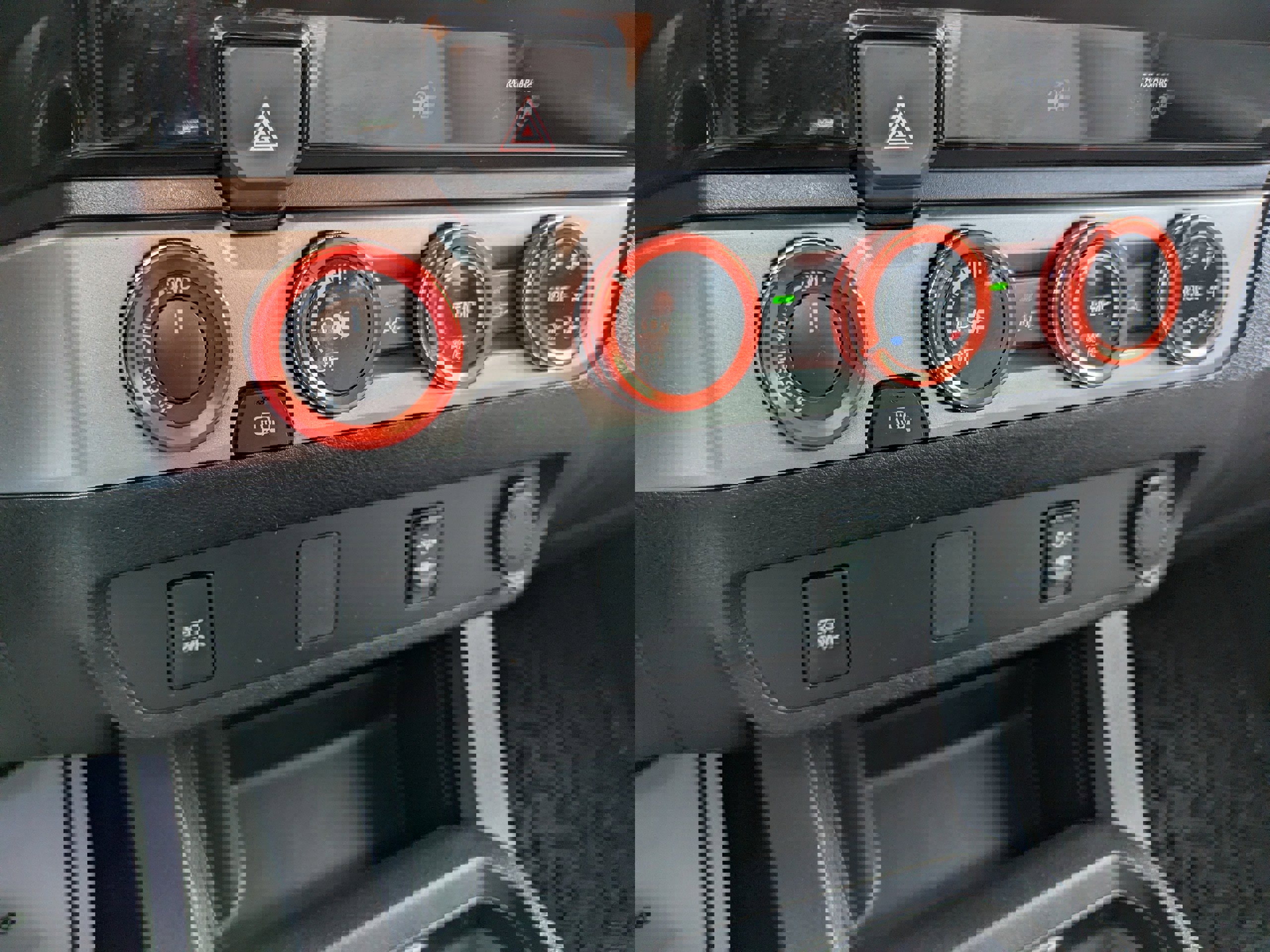 Used 2018 Toyota Tacoma SR image 23