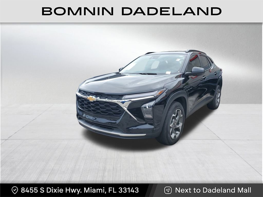 Used 2024 Chevrolet Trax LT w/ Driver Confidence Package image 3