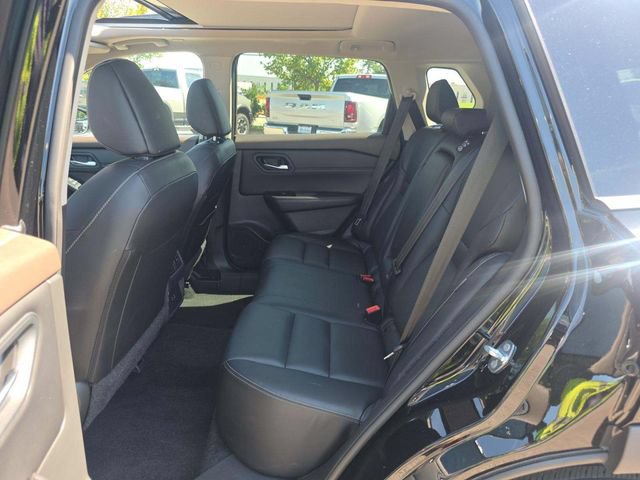 Used 2023 Nissan Rogue SL AWD/4WD image 9