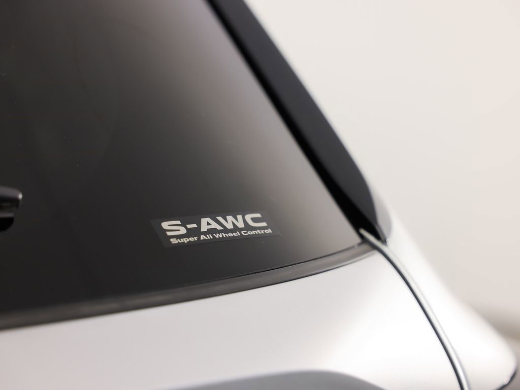 Used 2025 Mitsubishi Outlander SE image 8