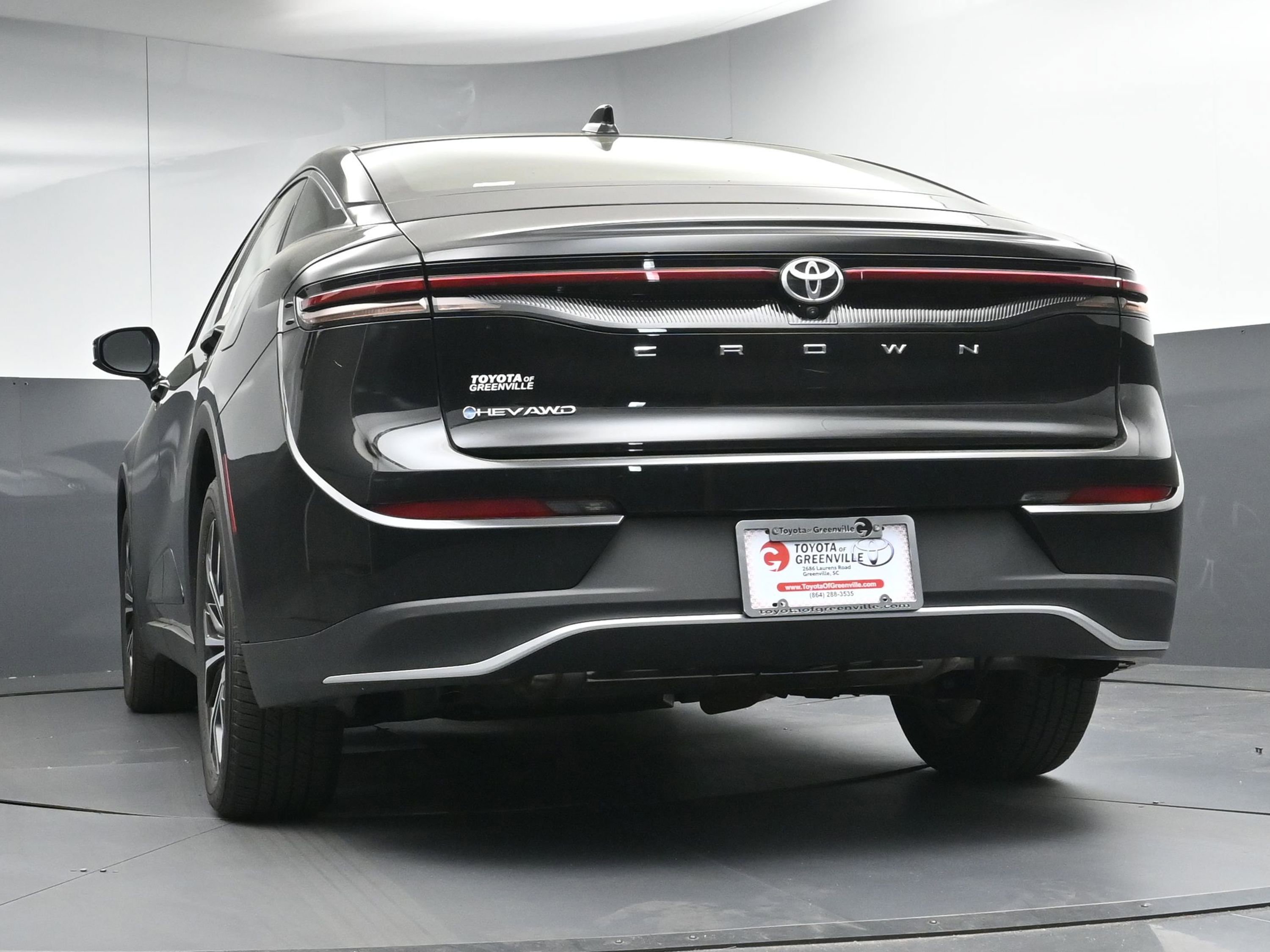 Certified 2025 Toyota Crown XLE image 28