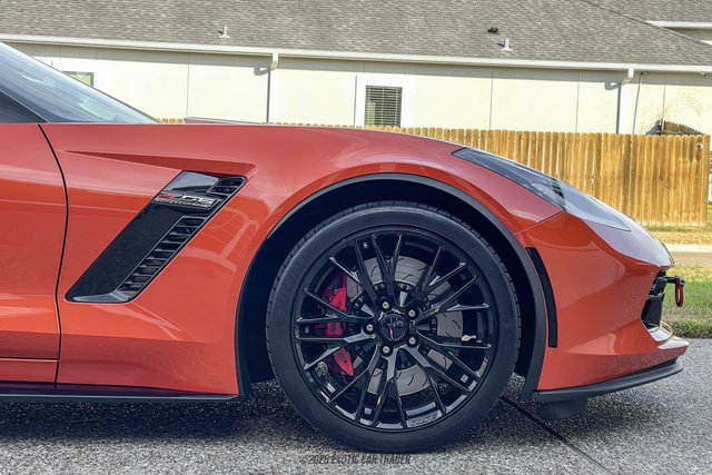 Used 2019 Chevrolet Corvette Z06 RWD image 11