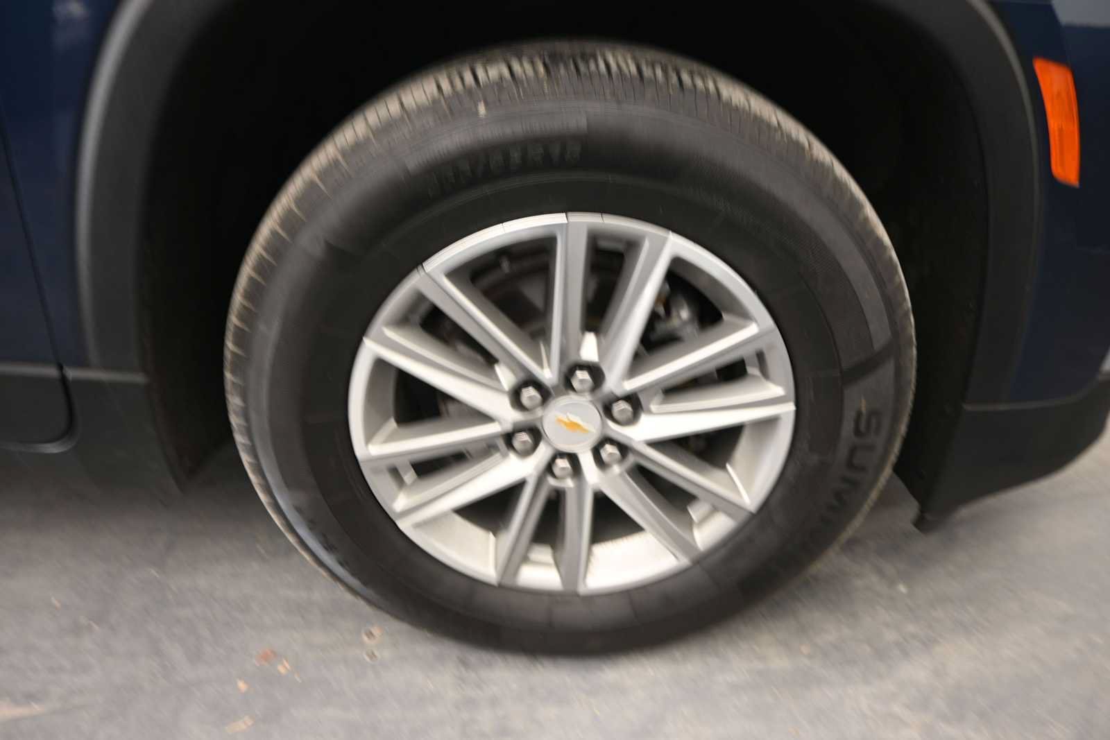 Used 2023 Chevrolet Traverse LT AWD/4WD image 27