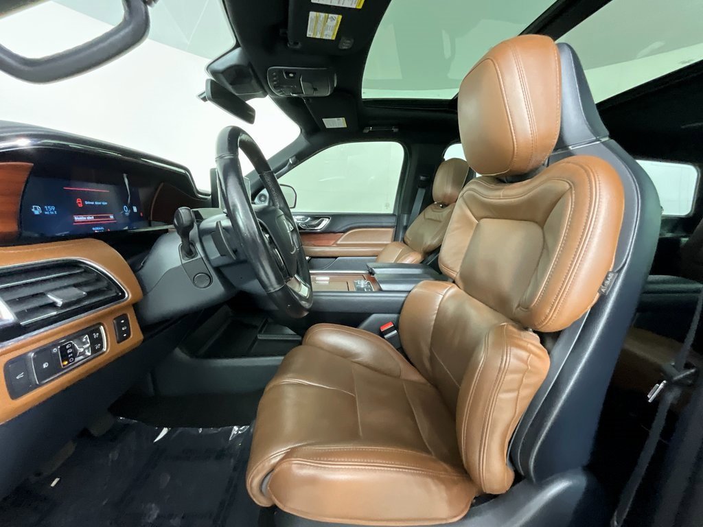 Used 2022 Lincoln Navigator Reserve image 16