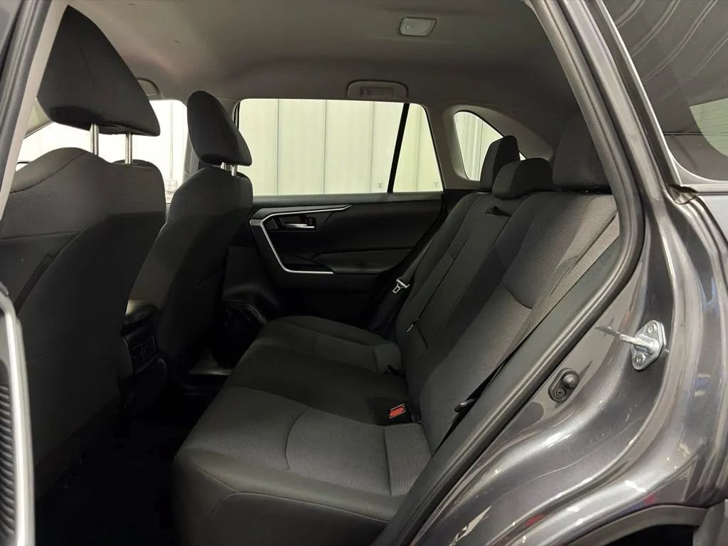 Used 2025 Toyota RAV4 XLE AWD/4WD image 14