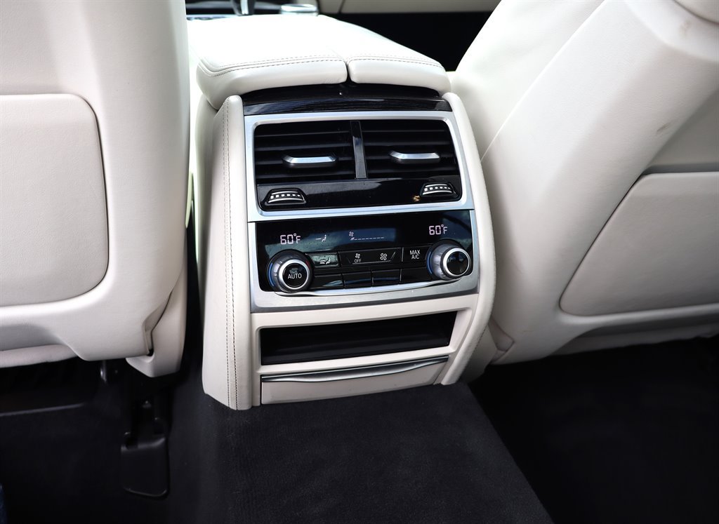 Used 2020 BMW 740i w/ M Sport Package RWD image 27