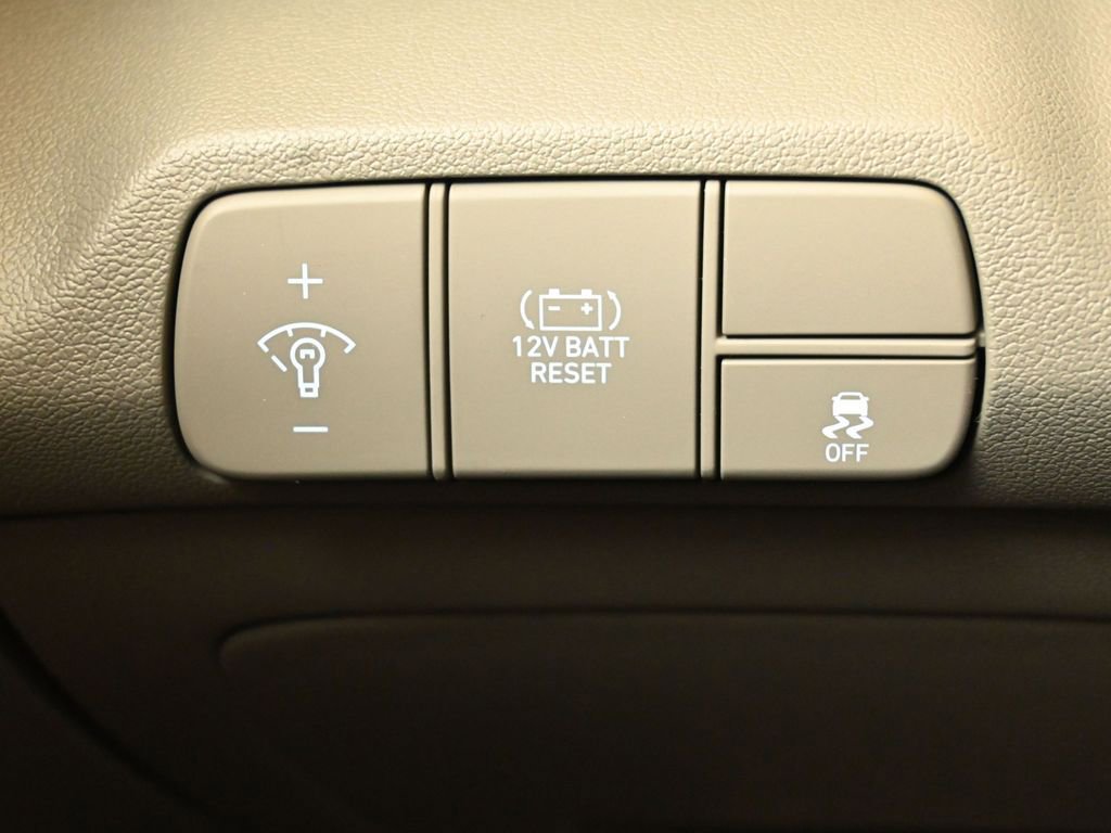 New 2026 Hyundai Elantra Sport image 24