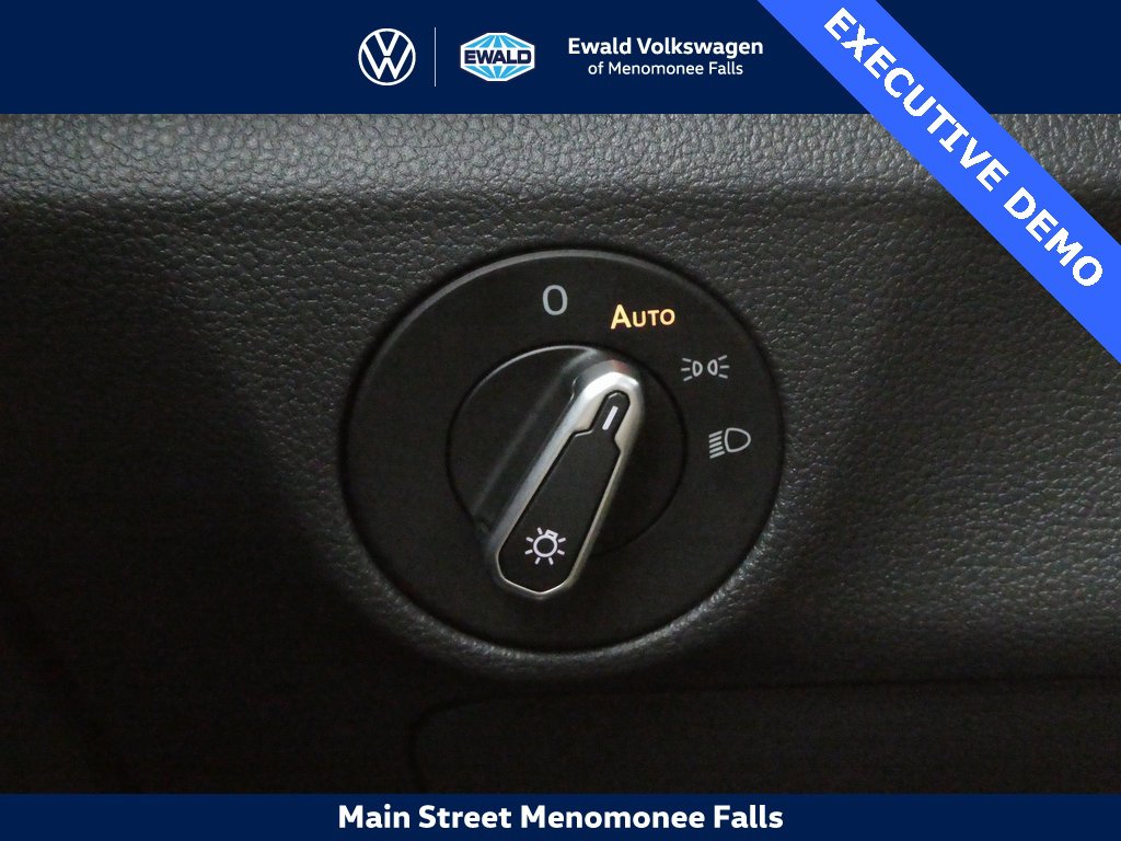 Certified 2025 Volkswagen Jetta S image 14