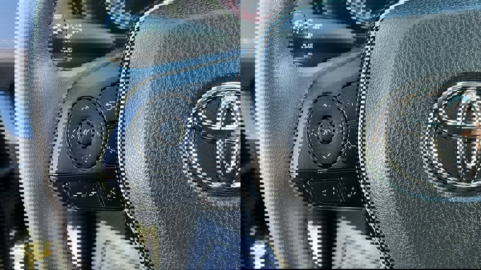 Used 2023 Toyota RAV4 XLE image 12