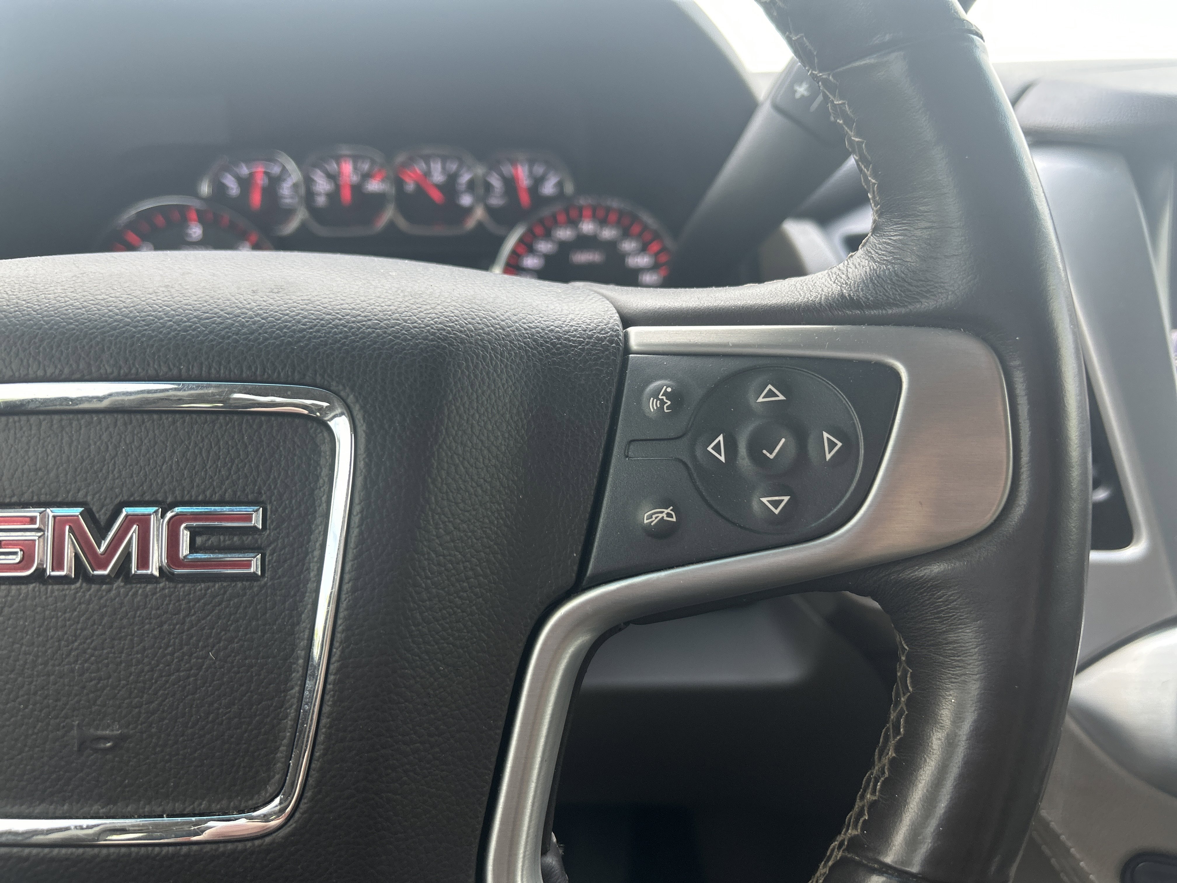 Used 2016 GMC Yukon SLT w/ Open Road Package AWD/4WD image 26