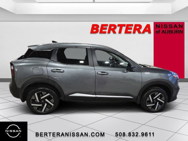 Used 2026 Nissan Kicks SV FWD image 2