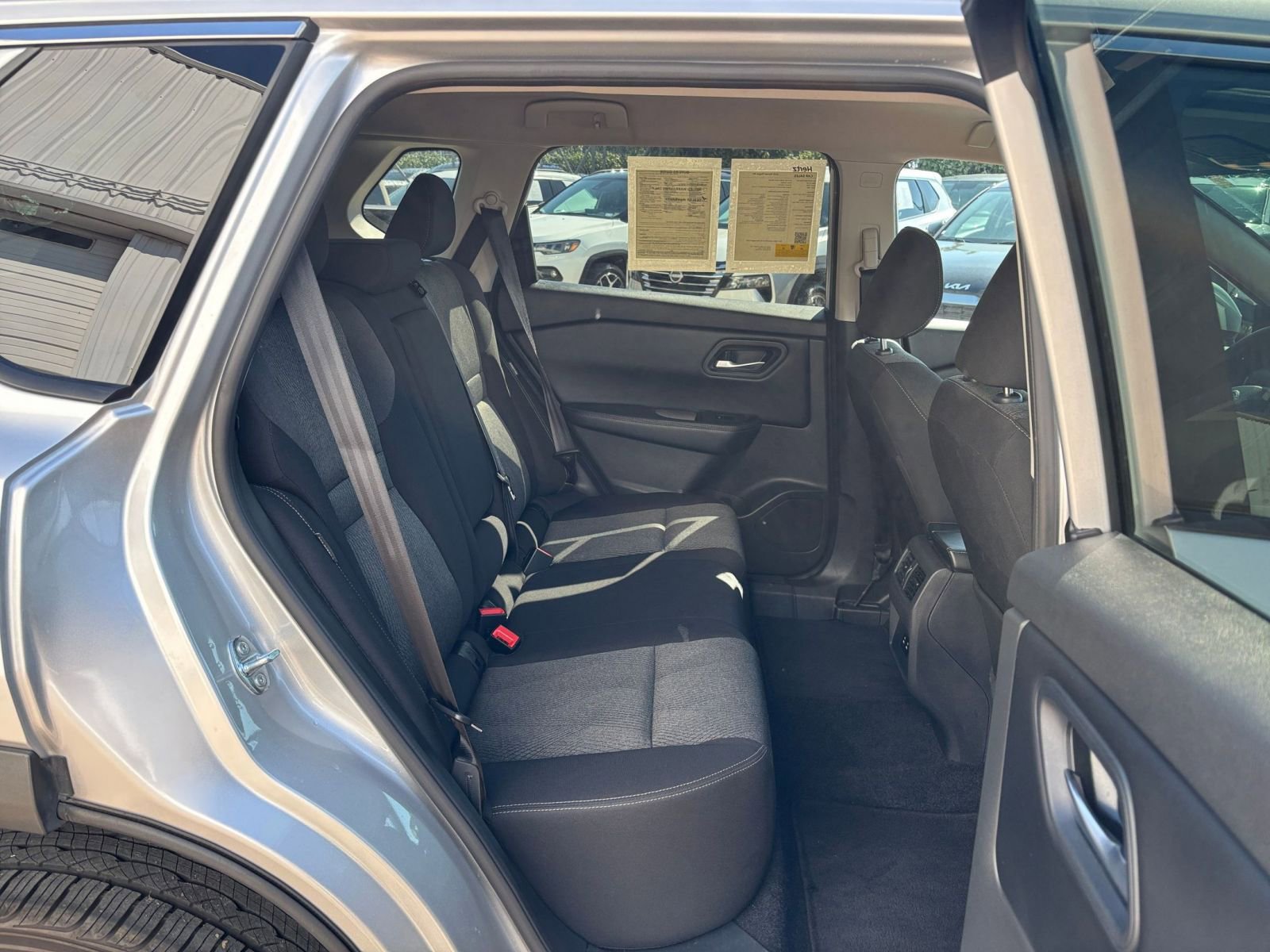 Used 2025 Nissan Rogue SV AWD/4WD image 28
