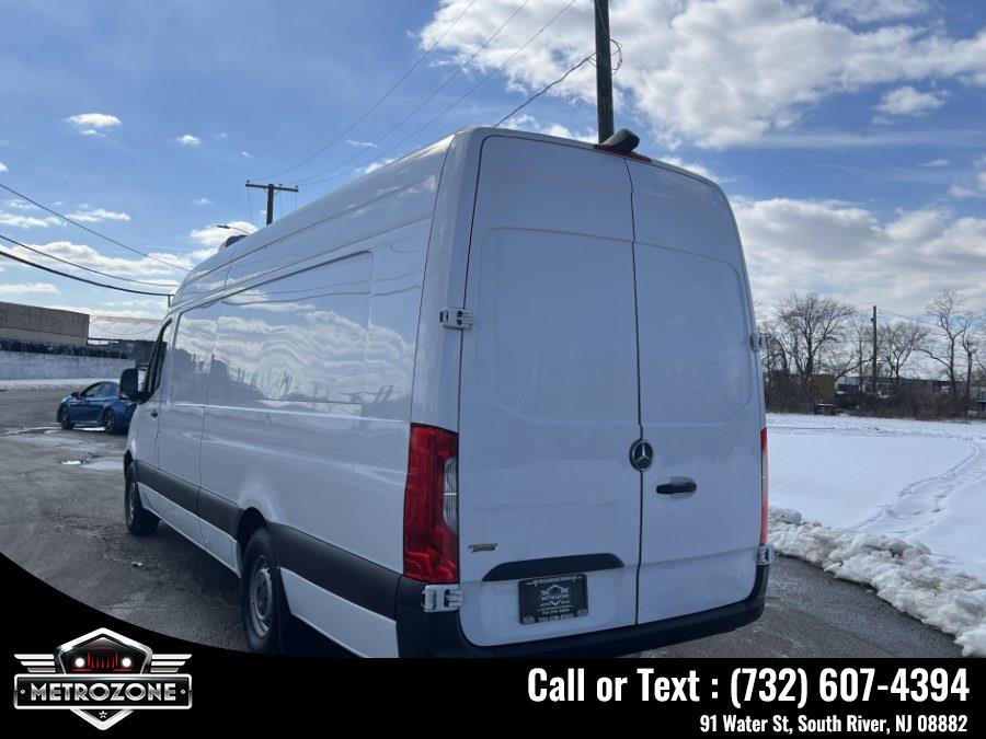 Used 2022 Mercedes-Benz Sprinter 2500 image 8
