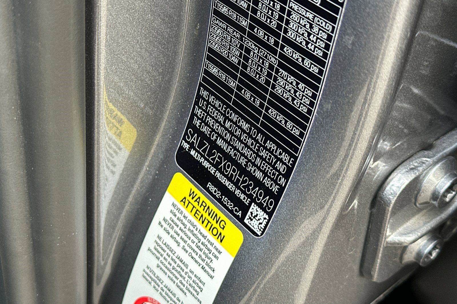 Used 2024 Land Rover Range Rover Evoque Dynamic SE image 38