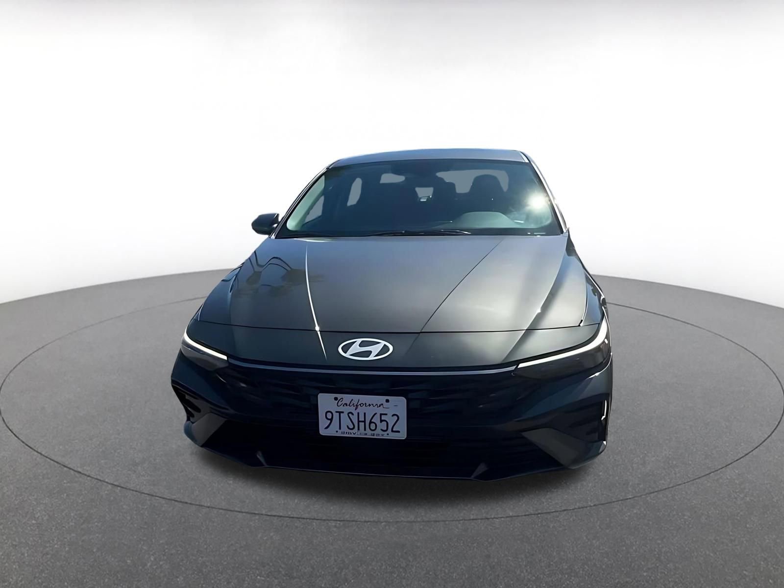 Used 2025 Hyundai Elantra SEL image 4