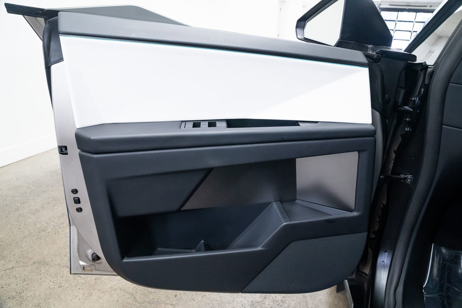 Used 2024 Tesla Cybertruck AWD Crew Cab image 16