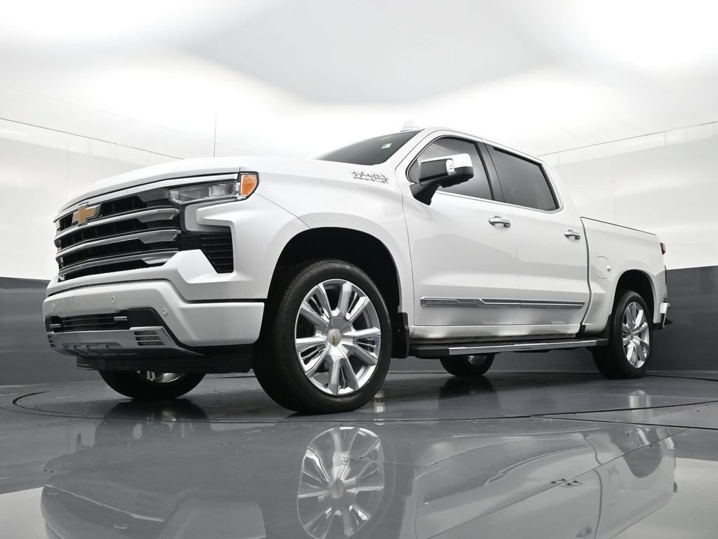 Used 2025 Chevrolet Silverado 1500 High Country w/ High Country Premium Package AWD/4WD image 23
