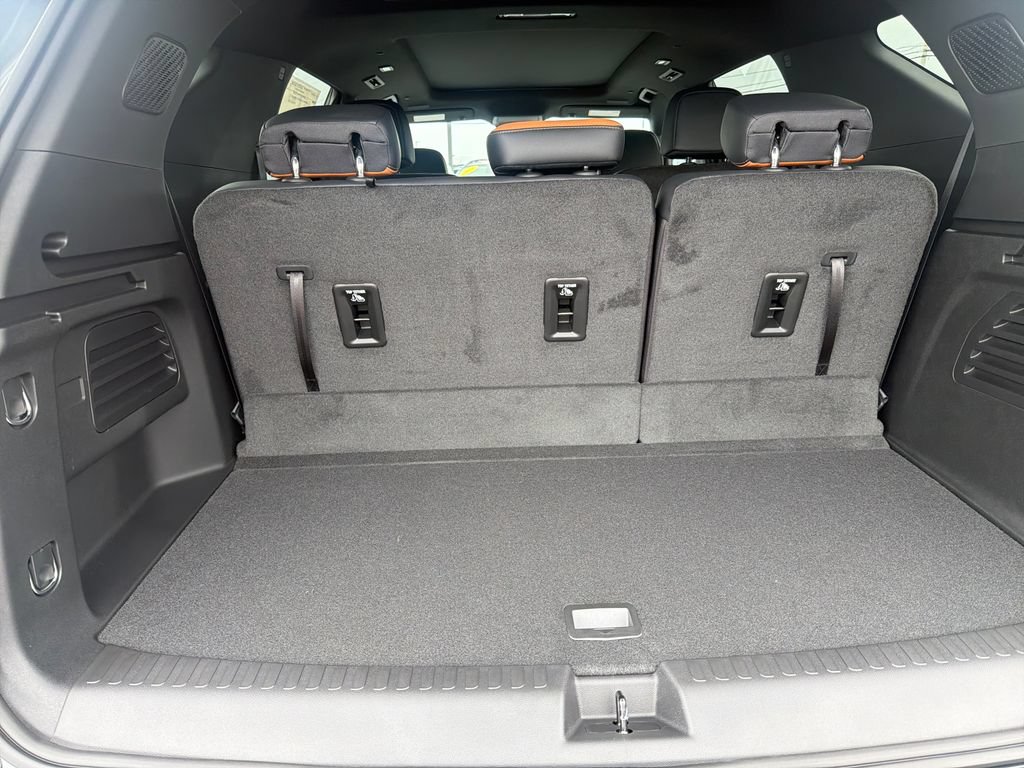 New 2027 Chevrolet Traverse Z71 w/ LPO, Floor Liner Package AWD/4WD image 27