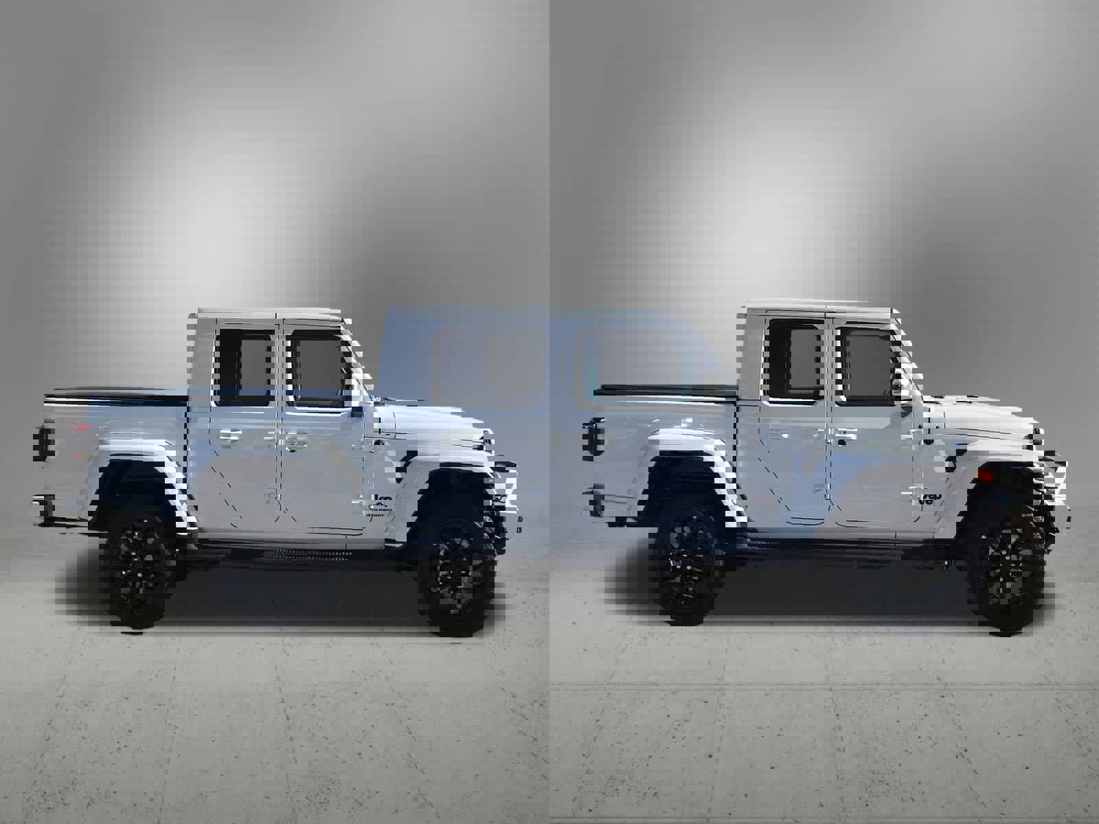 Used 2023 Jeep Gladiator Overland image 7