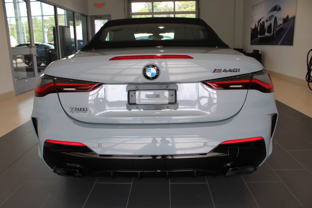 Used 2024 BMW M440i Convertible w/ Shadowloine Package RWD image 32