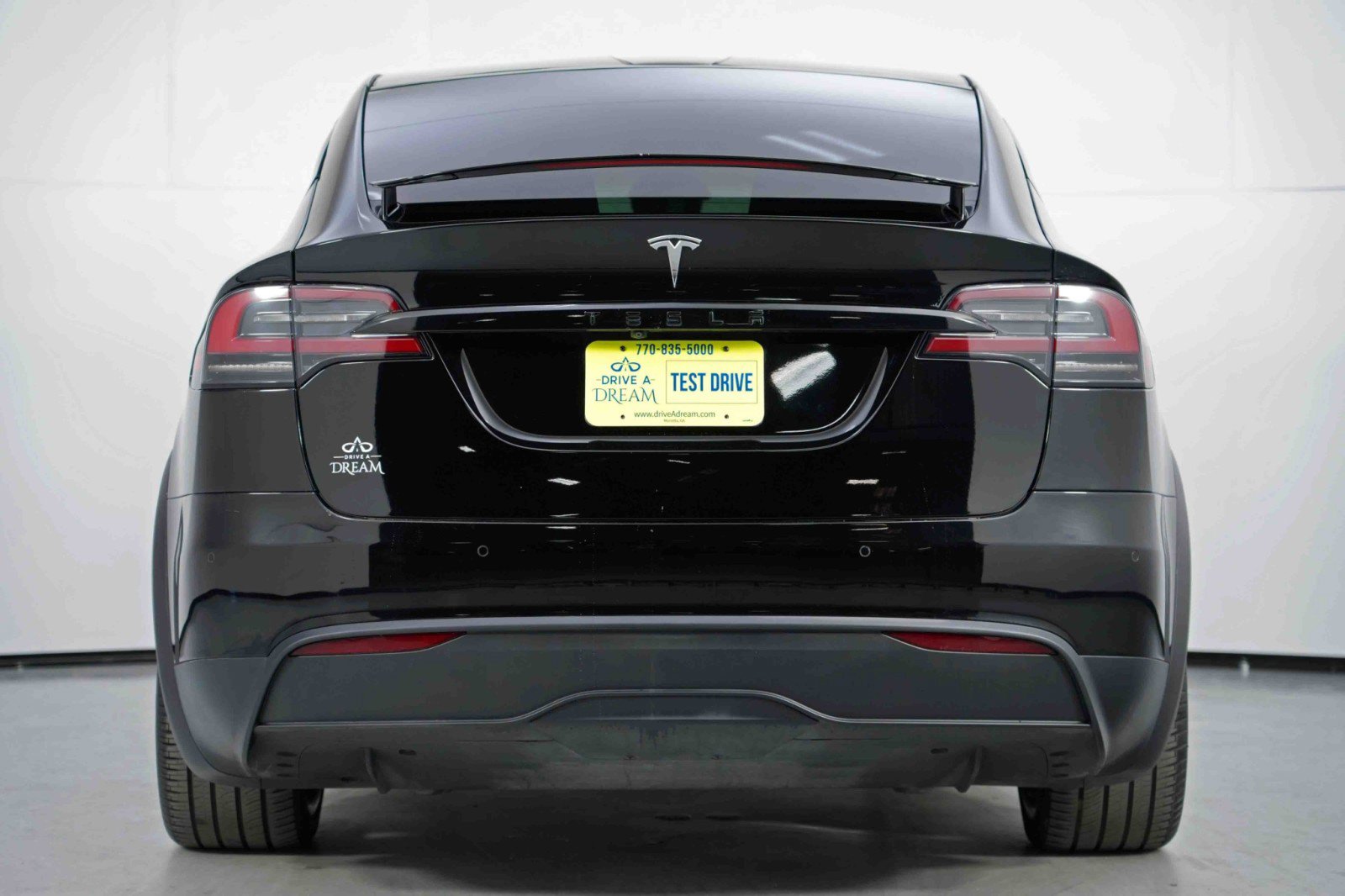 Used 2022 Tesla Model X image 11
