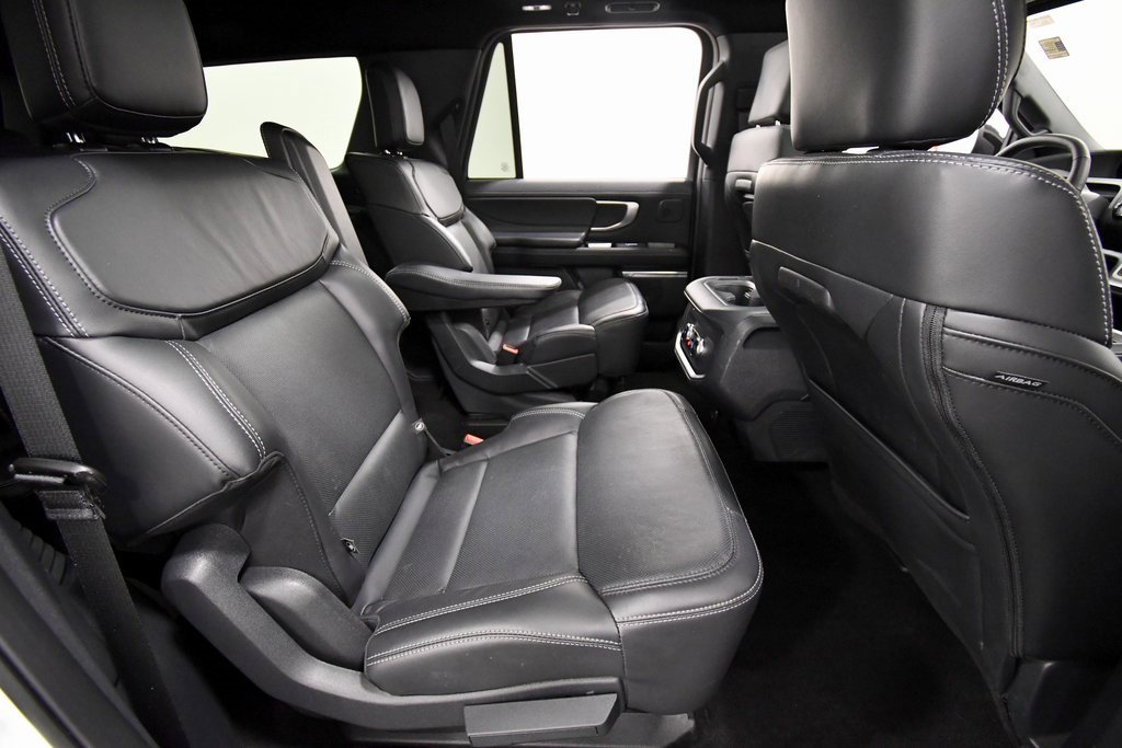 Used 2025 Ford Expedition Max Platinum w/ Stealth Performance Package image 19