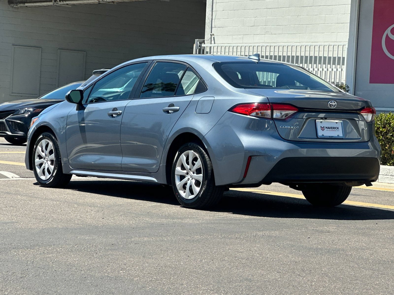 Used 2025 Toyota Corolla LE FWD image 3