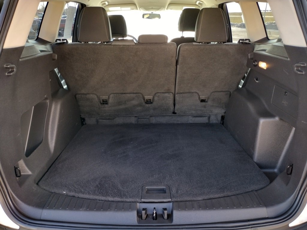 Used 2017 Ford Escape SE w/ Equipment Group 201A image 9