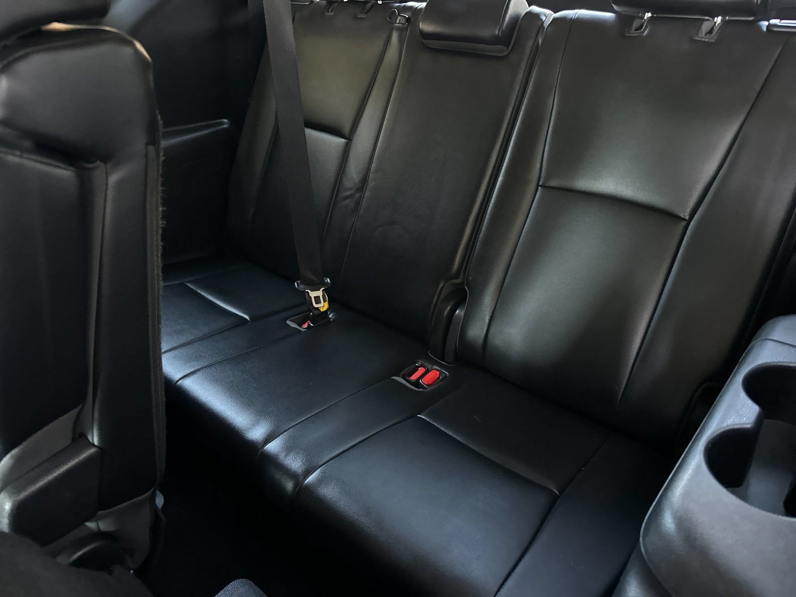 Used 2022 Toyota Highlander XLE FWD image 14