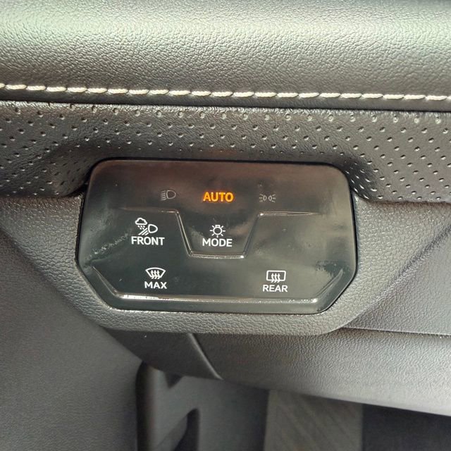 Used 2025 Volkswagen Atlas SE AWD/4WD image 26