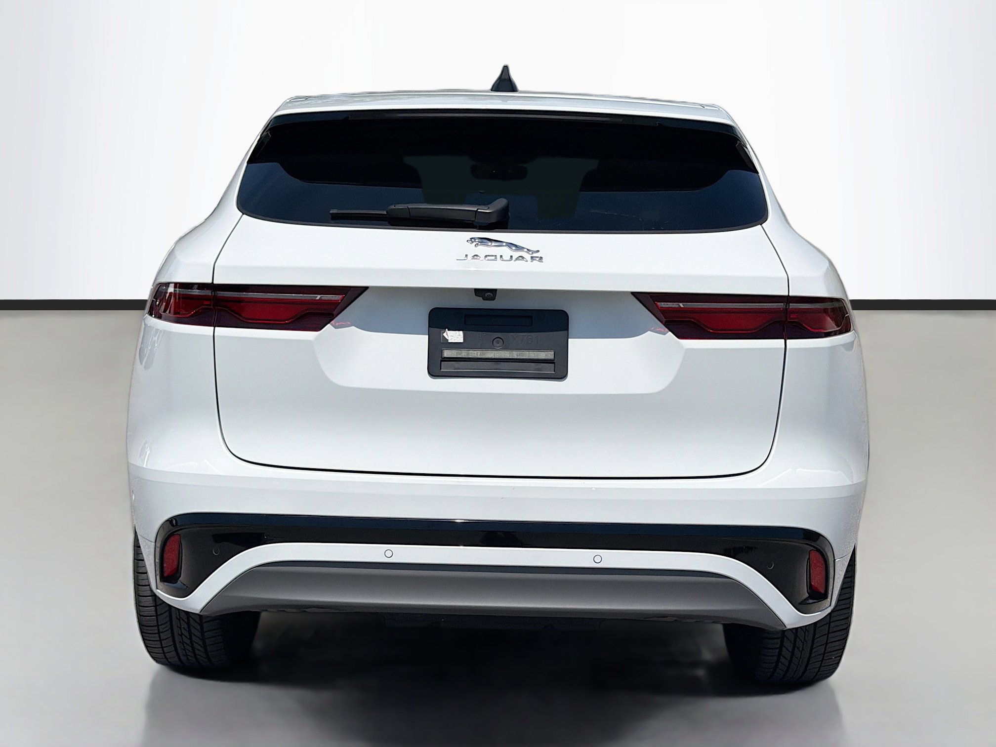 Used 2024 Jaguar F-PACE R-Dynamic S image 4