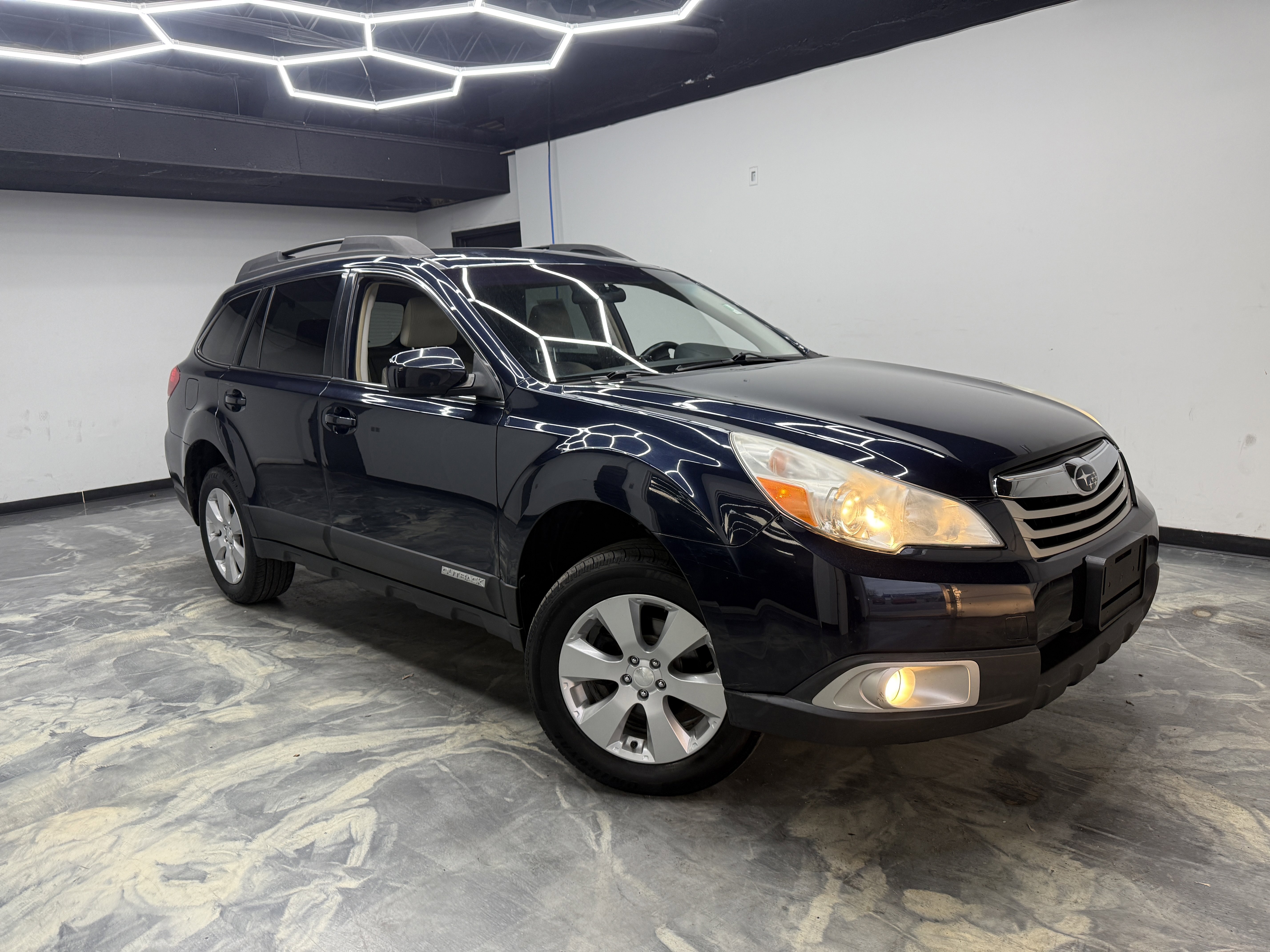 Used 2012 Subaru Outback 2.5i Premium w/ All-Weather Pkg image 6