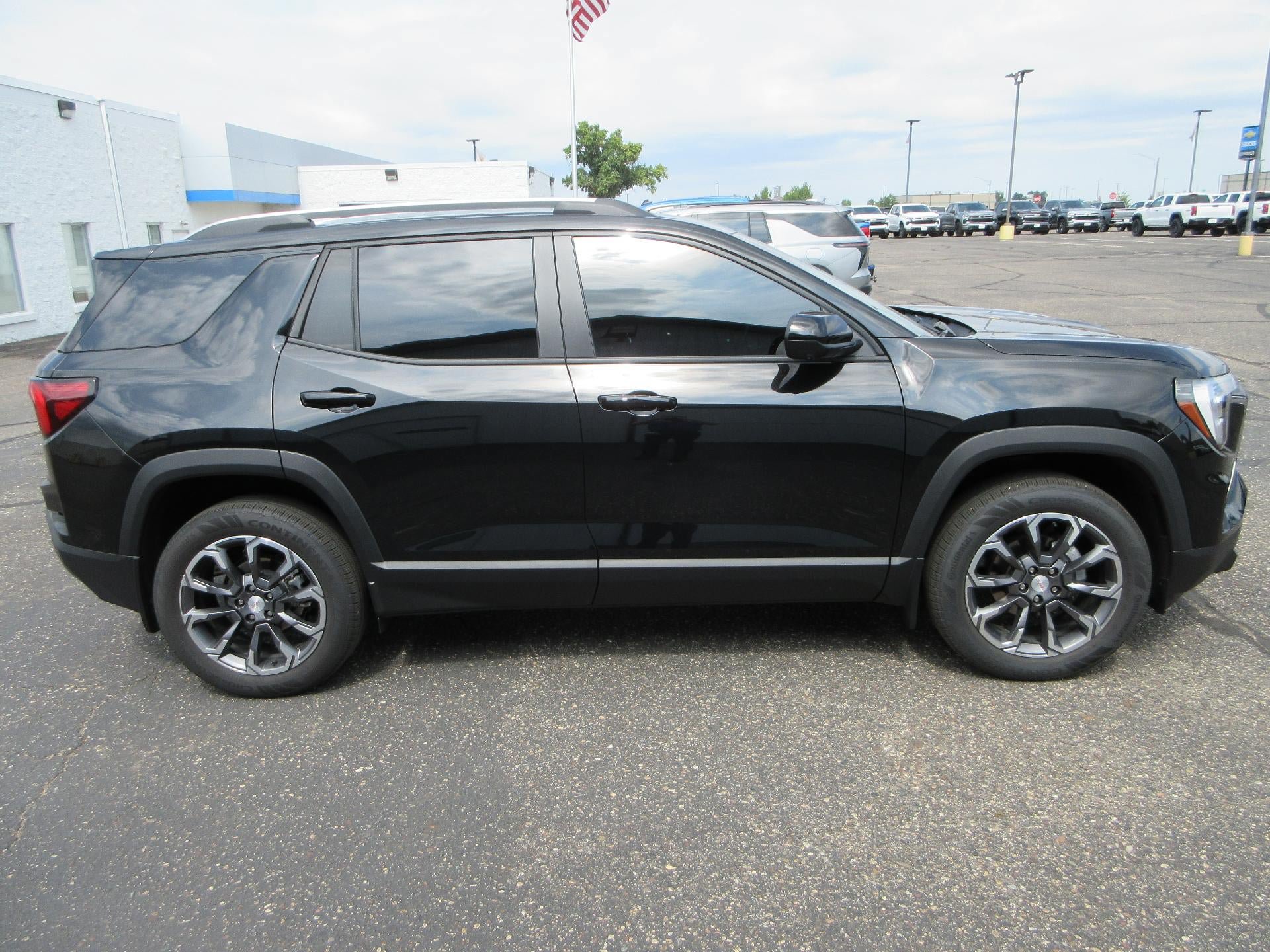 Certified 2025 GMC Terrain Elevation w/ Elevation Premium Package AWD/4WD image 4