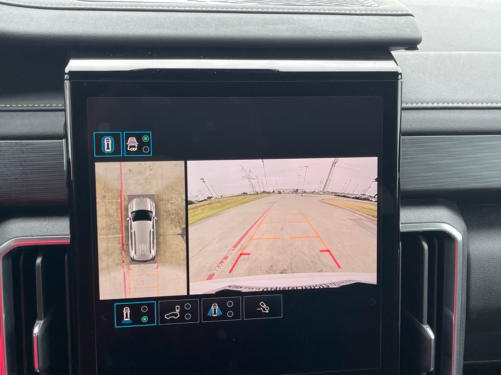 Used 2025 GMC Acadia Elevation image 25