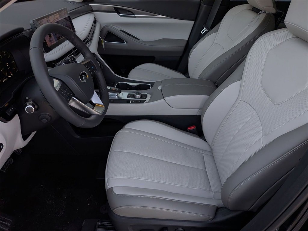 New 2026 INFINITI QX60 Luxe w/ Family Package image 12