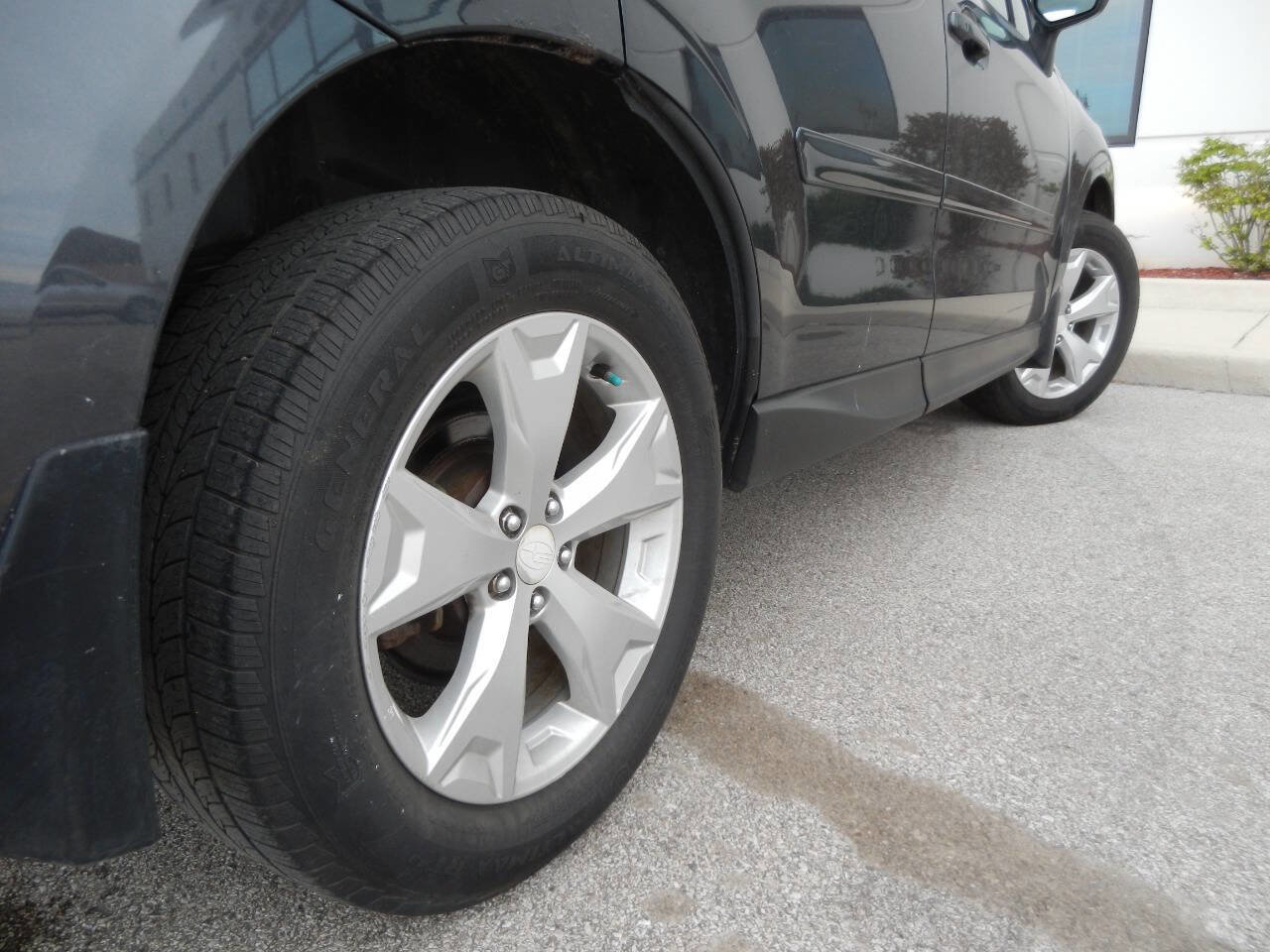 Used 2015 Subaru Forester 2.5i Premium w/ All-Weather Package AWD/4WD image 18