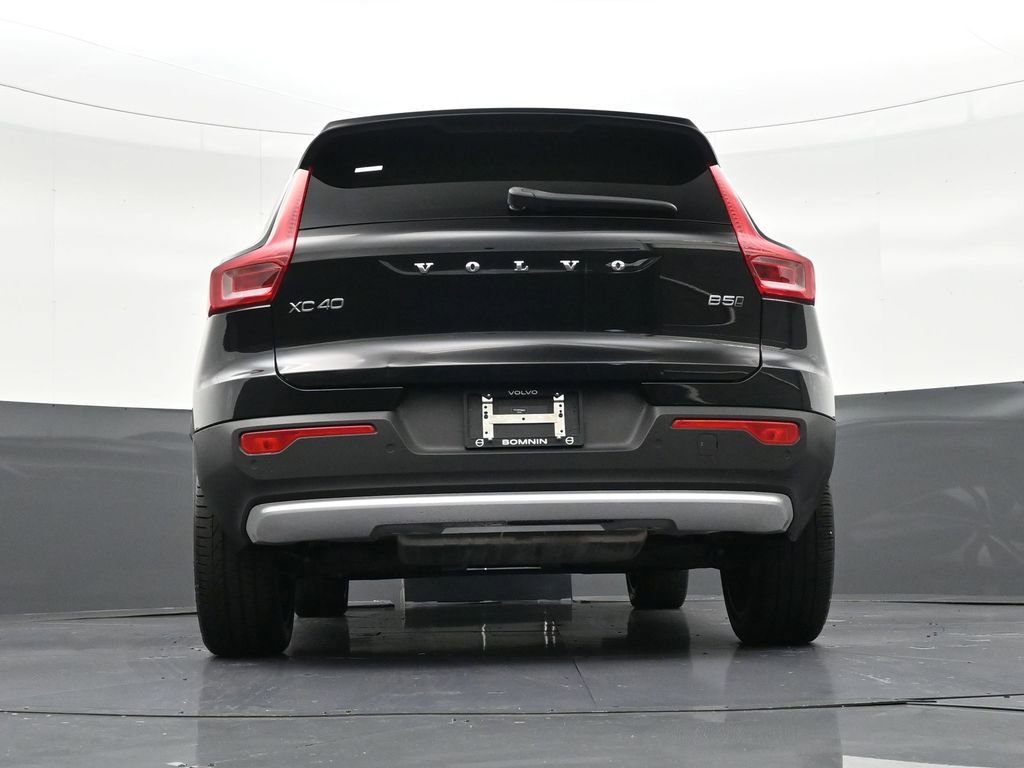 Certified 2023 Volvo XC40 B5 Ultimate w/ Protection Package image 27