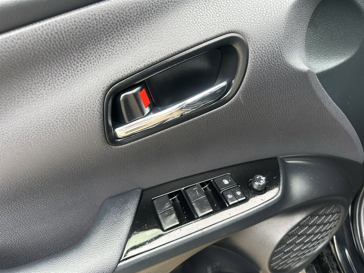 Used 2022 Toyota Prius AWD image 47
