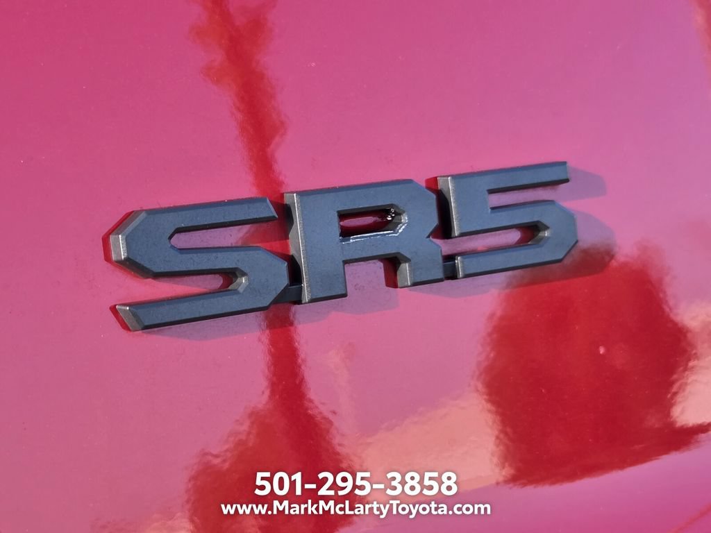 Used 2025 Toyota 4Runner SR5 AWD/4WD image 8